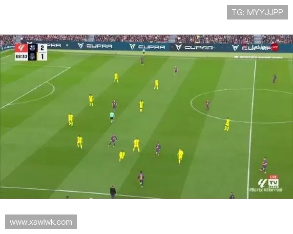 精准直塞，卡萨多送出巴萨一队生涯首次助攻